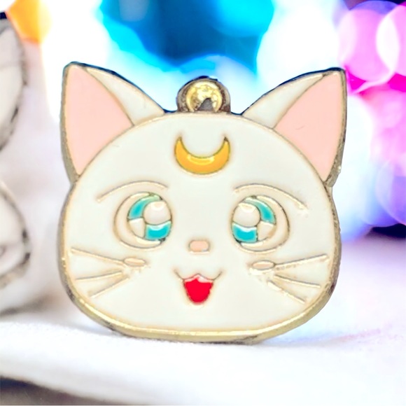 ๐ SAILOR MOON Artemis & Luna charms 1โ x 1โ - Picture 2 of 4